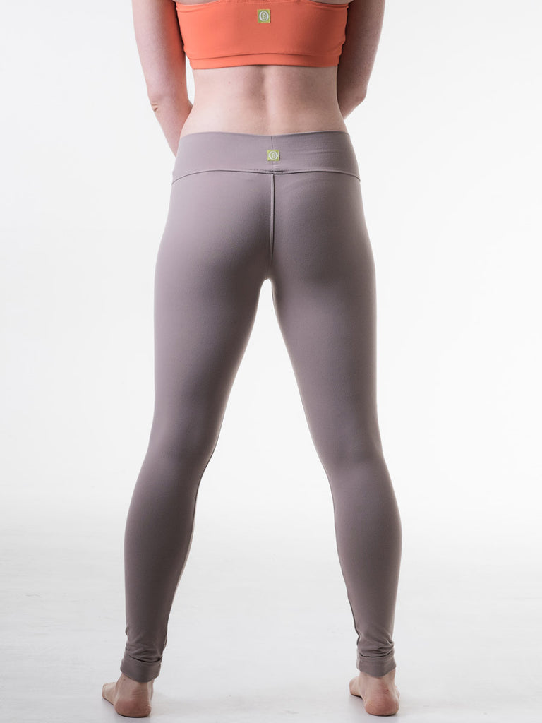 Sally Leggings in Taupe –